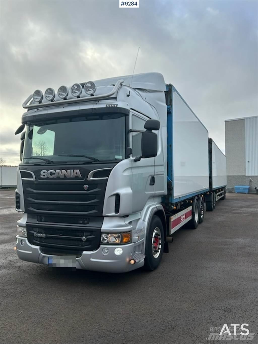 Scania R560LB6x2MNB Caminhões de caixa fechada