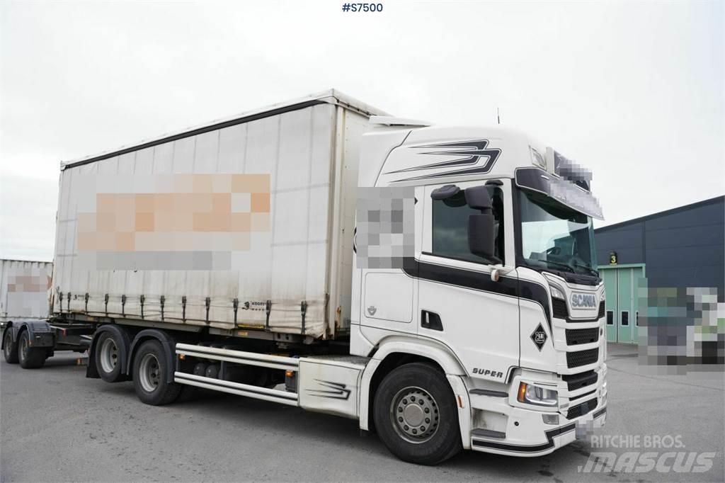 Scania R580 Caminhões de caixa fechada