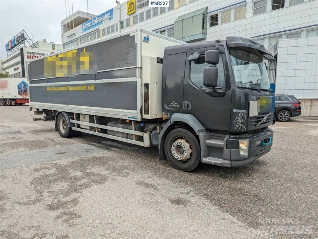 Volvo FL Caminhões de caixa fechada