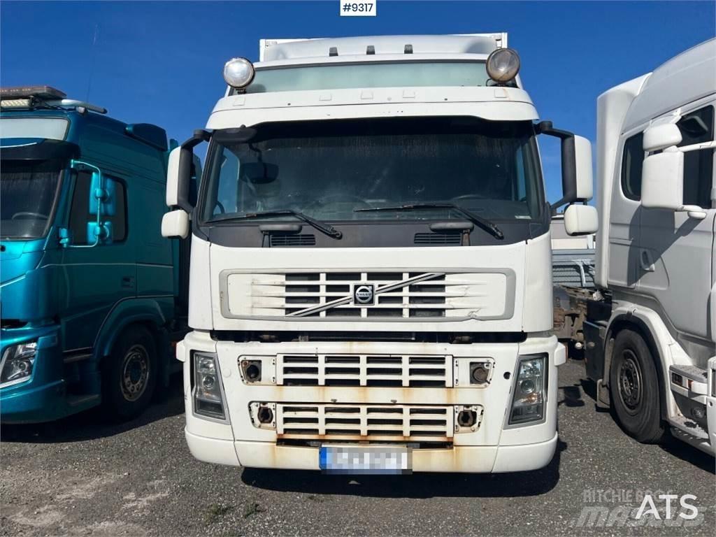 Volvo FM 340 4X2 Caminhões de caixa fechada