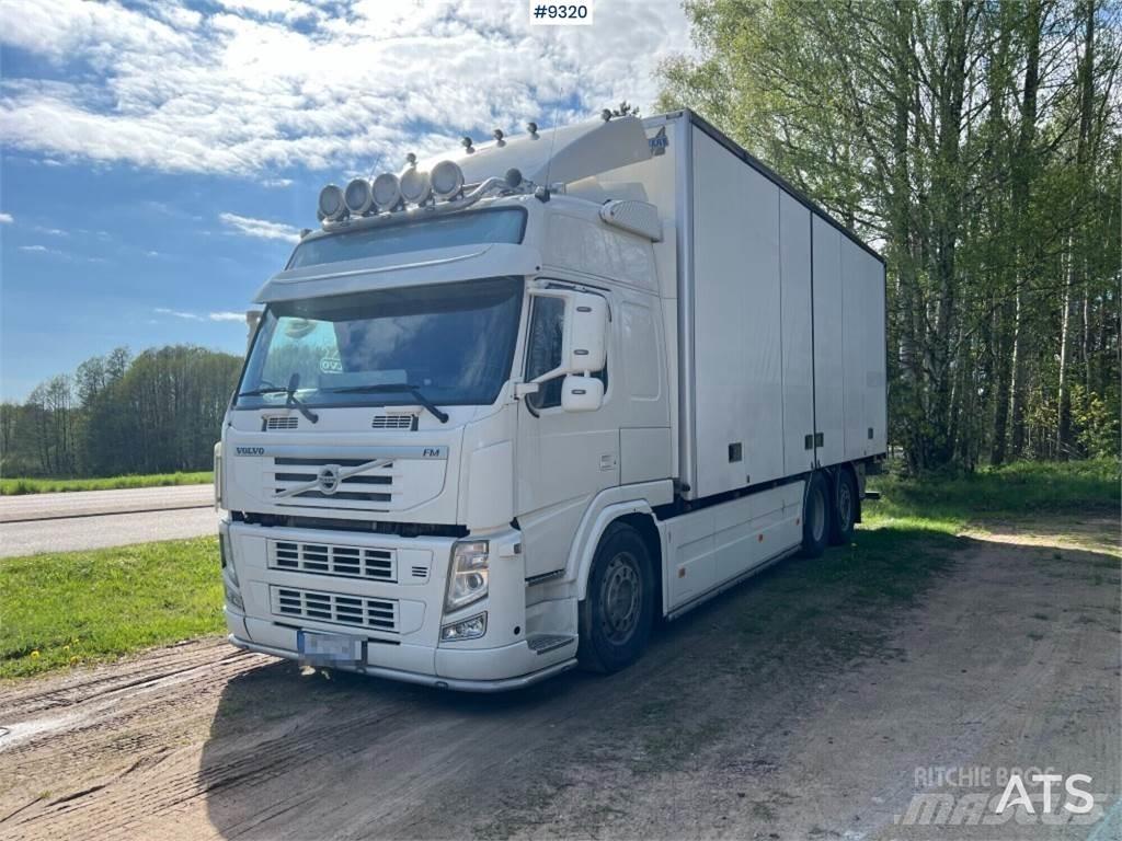 Volvo FM 6x2 Caminhões de caixa fechada