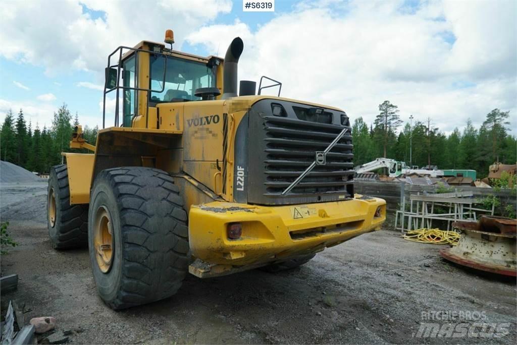 Volvo L220F Carregadeiras de rodas