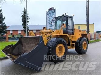 CASE 821C Carregadeiras de rodas