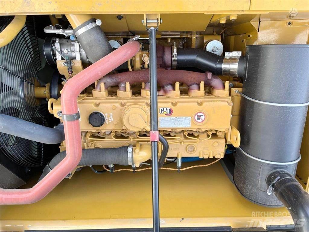 CAT 323D3 Escavadeiras de esteiras
