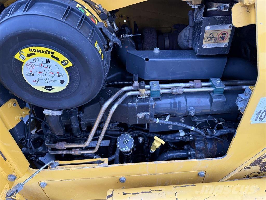 Komatsu D51PX-22 Dozers - Tratores rastos