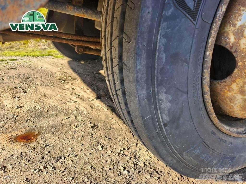 MAN LE 160 C Caminhões de caixa fechada