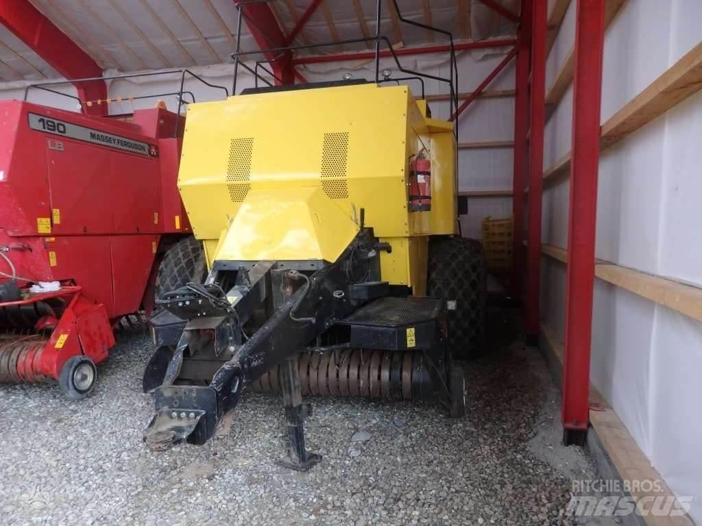 New Holland BB980 Enfardadeira de rolos