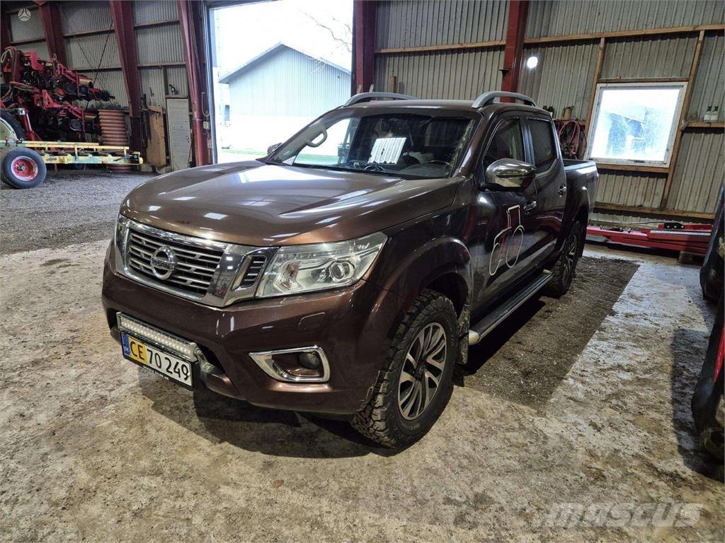 Nissan  Automóvel