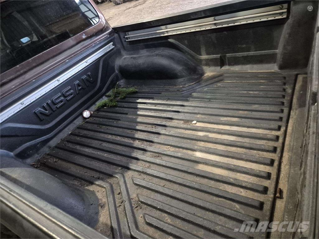 Nissan  Automóvel