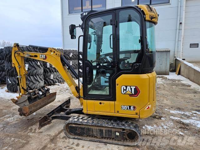 CAT 301.6 Miniescavadeiras