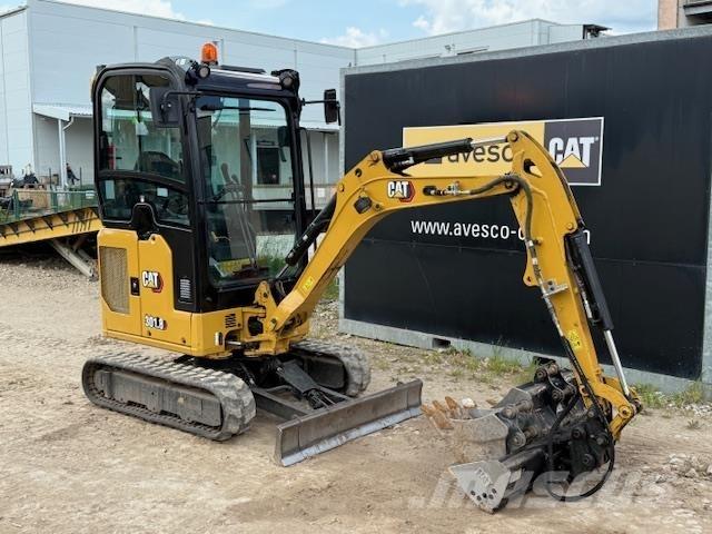 CAT 301.8 Miniescavadeiras