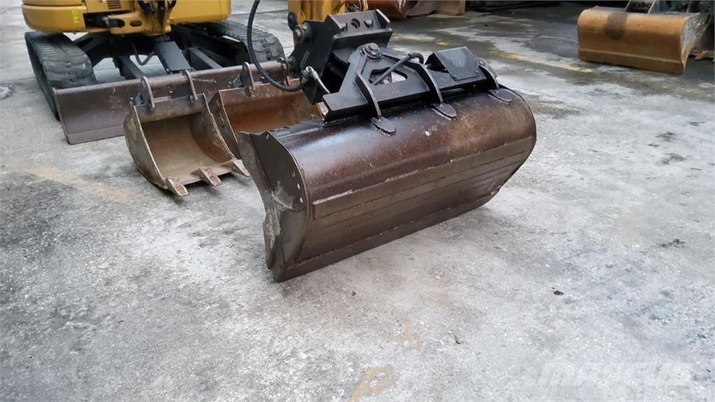 CAT 303.5E CR Miniescavadeiras