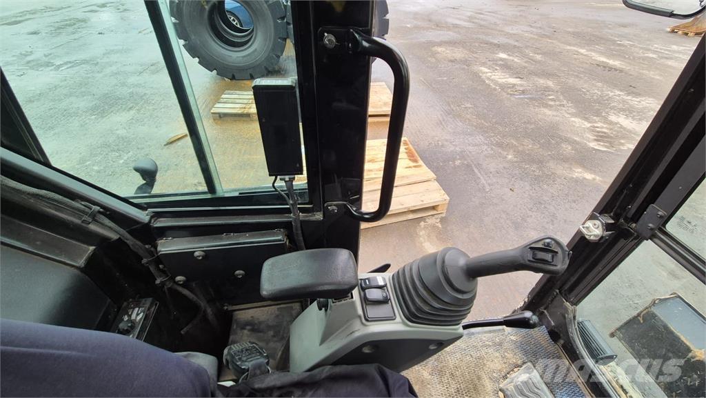 CAT 308E2CR Miniescavadeiras