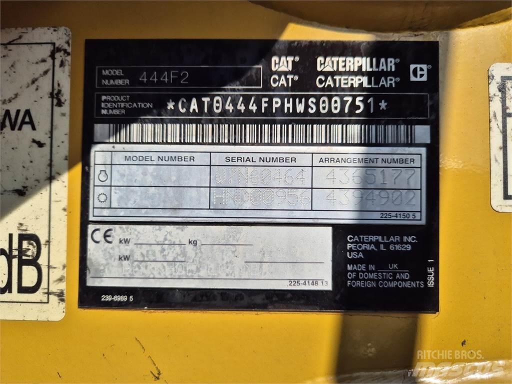 CAT 444F2 Retroescavadeiras