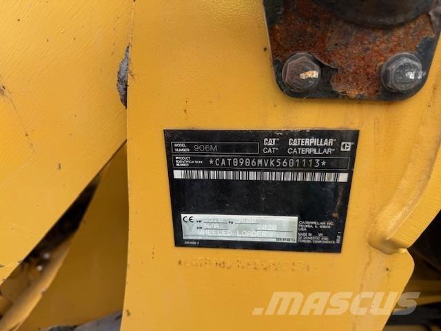 CAT 906M Carregadeiras de rodas
