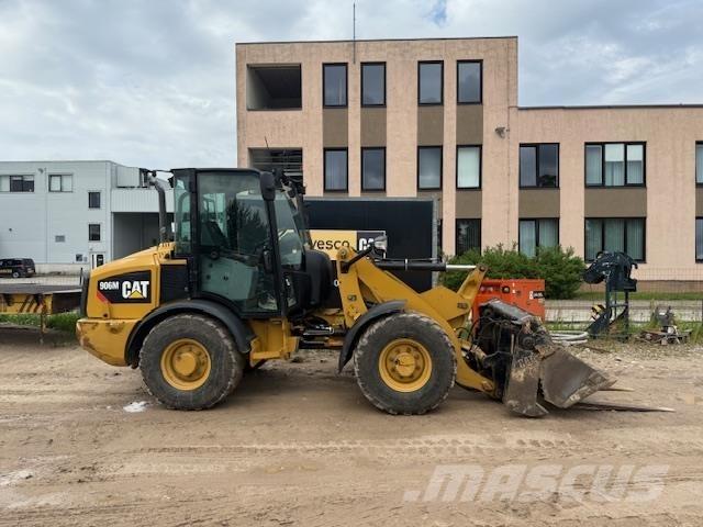 CAT 906M Carregadeiras de rodas