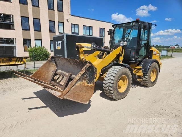 CAT 908M Carregadeiras de rodas