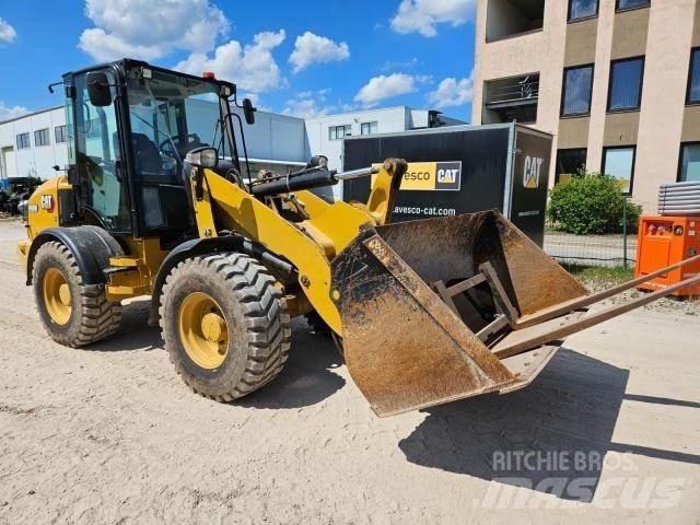 CAT 908M Carregadeiras de rodas