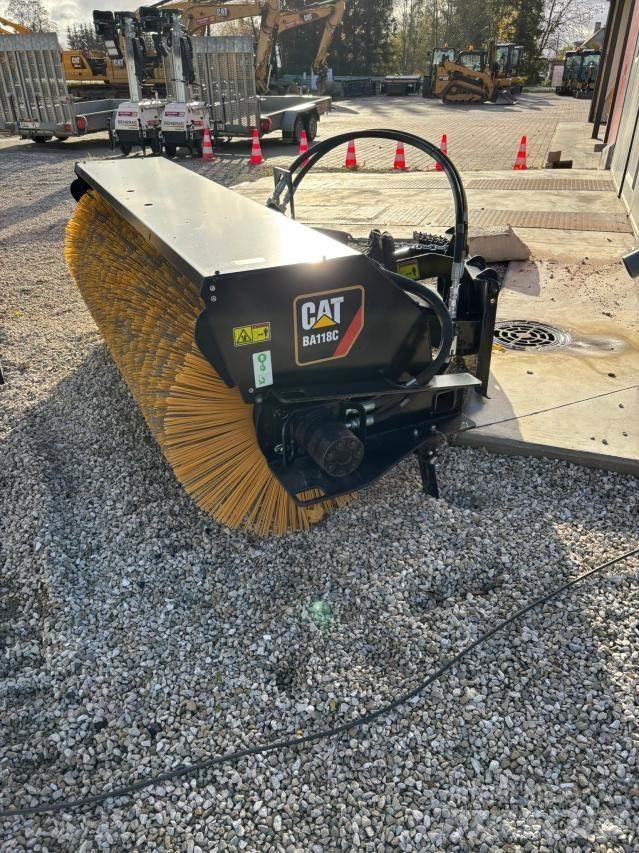 CAT Broom BA118C Minicarregadeiras