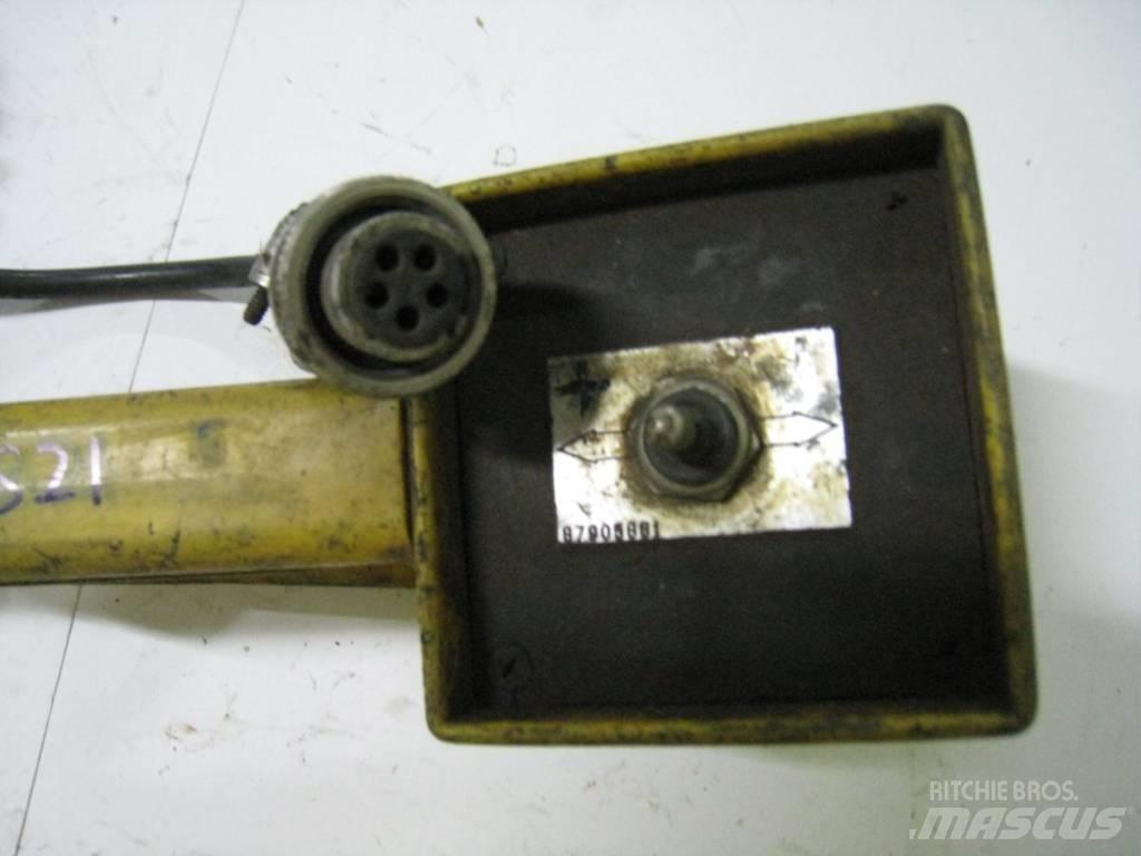 CAT BB 650 Electrónica