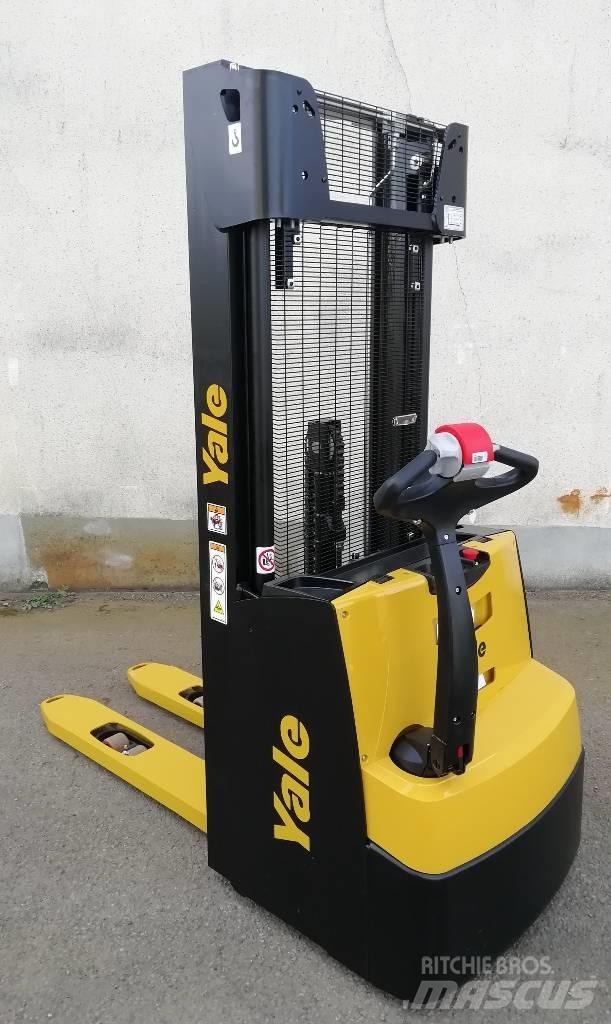 Yale MS12 Empilhador para operador externo