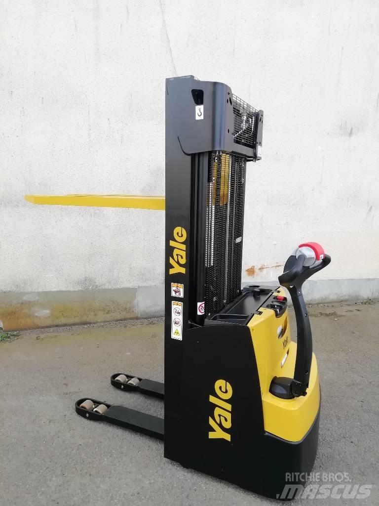Yale MS12 Empilhador para operador externo