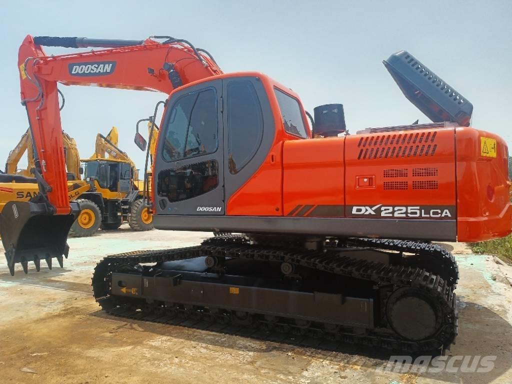 Doosan DX 225 Escavadeiras de esteiras