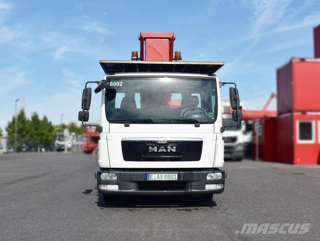 Ruthmann T 330 Plataformas aéreas montadas em camião