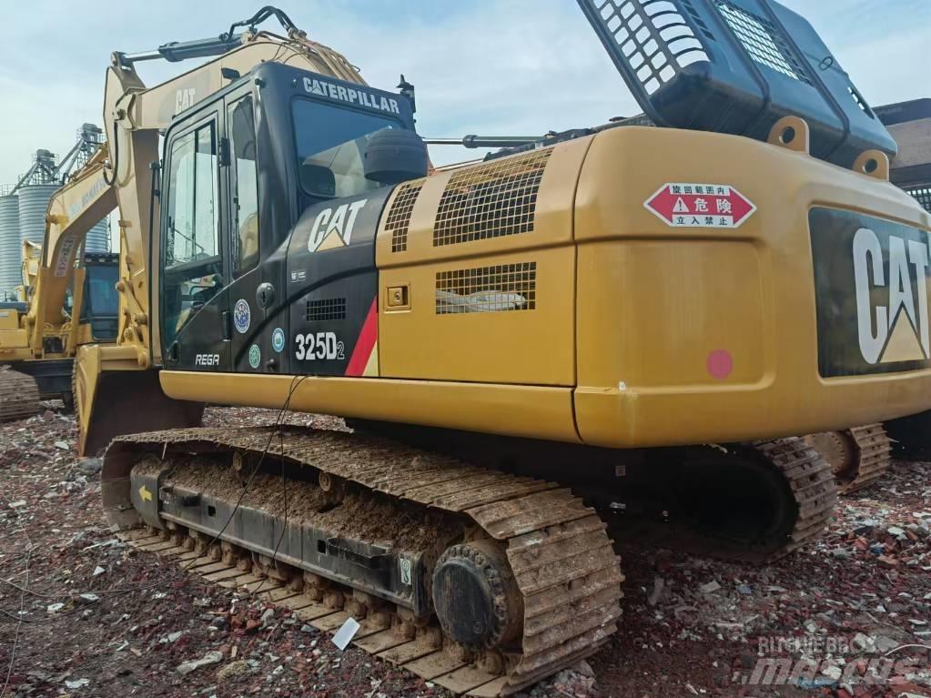CAT 325 D2 Escavadeiras de esteiras