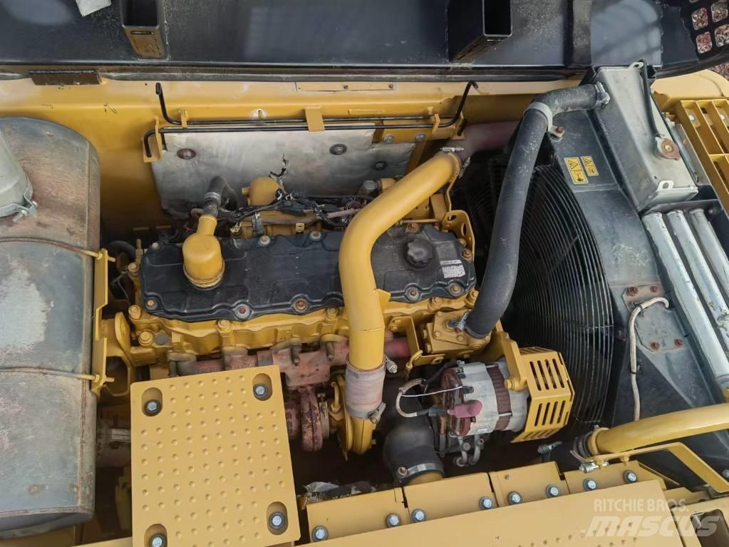 CAT 325 D2 Escavadeiras de esteiras