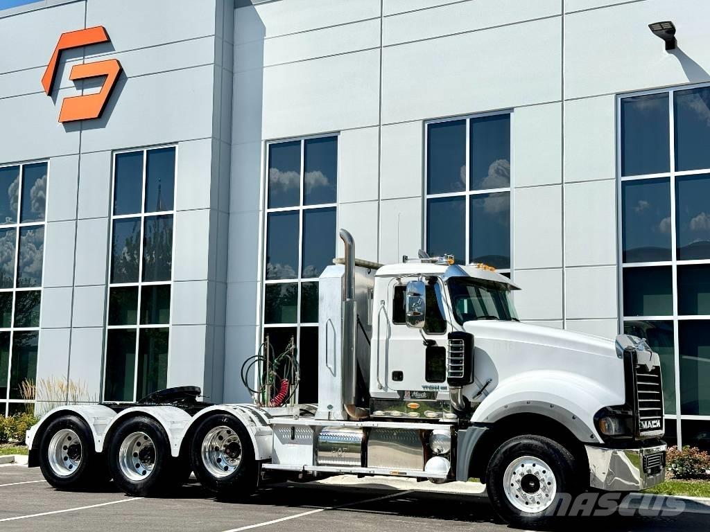 Mack Titan TD 713 Cavalos Mecânicos