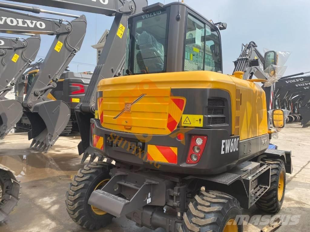 Volvo EW 60w vs Escavadeiras de esteiras