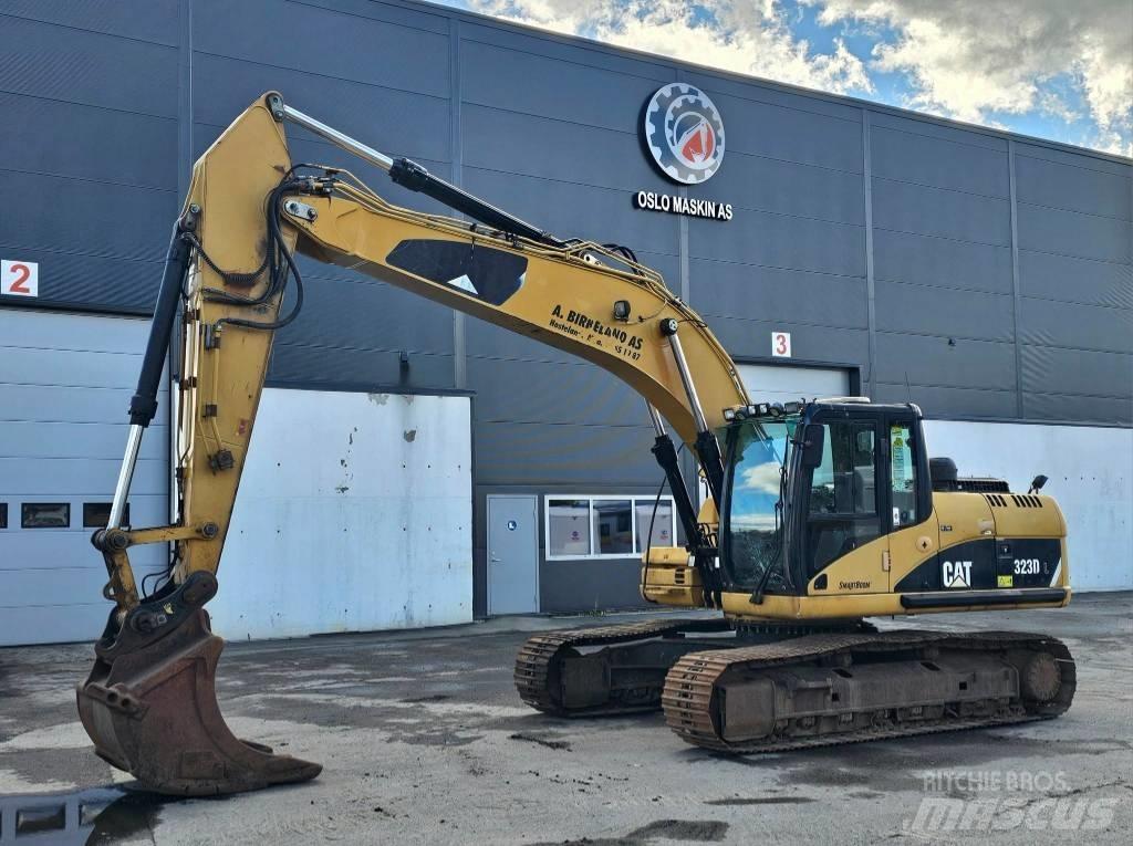 CAT 323 D L Escavadeiras de esteiras