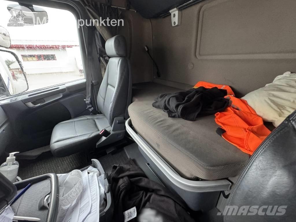 Scania R 490 Caminhões de caixa fechada