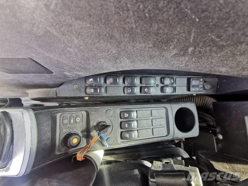 JCB JS 300 LC Cosben Escavadeiras de esteiras