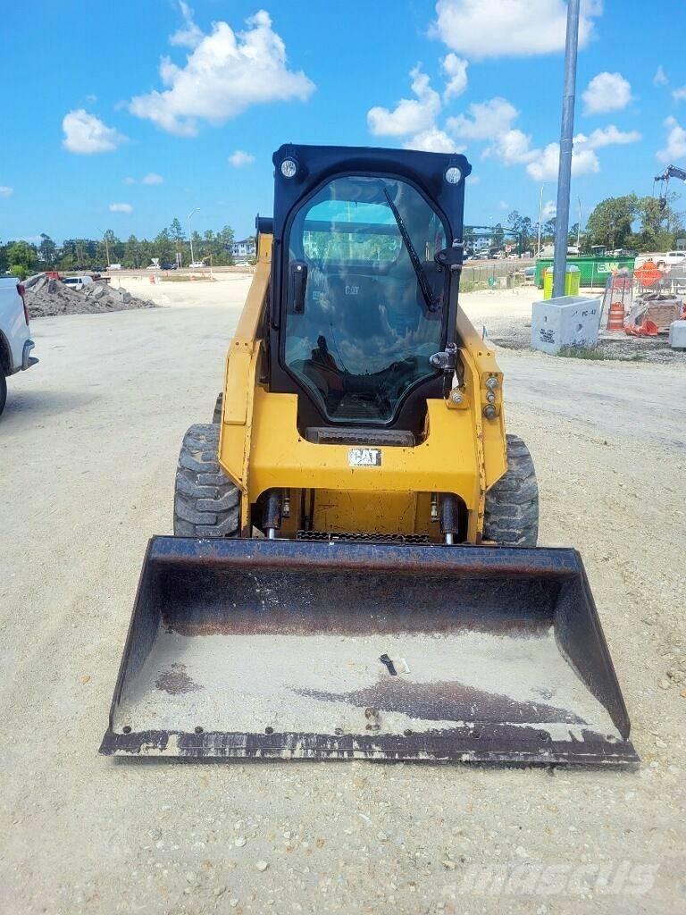 CAT 242 D Minicarregadeiras
