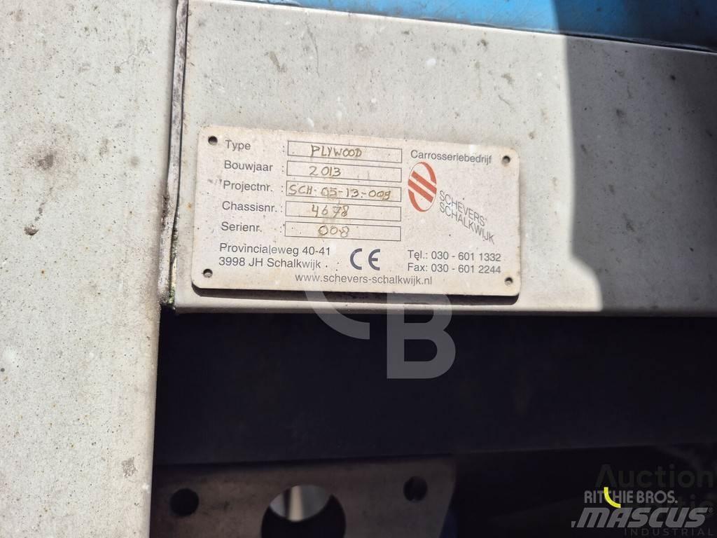 Volvo FL240 Caminhões de caixa fechada