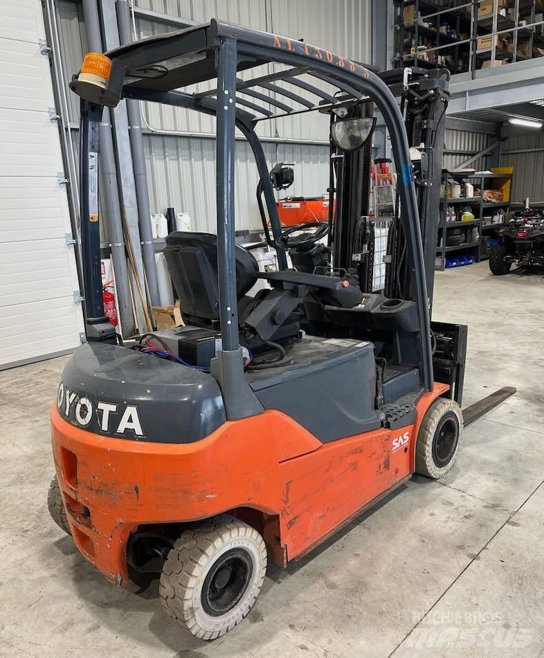 Toyota 8 FBMT 16 Empilhadores eléctricos