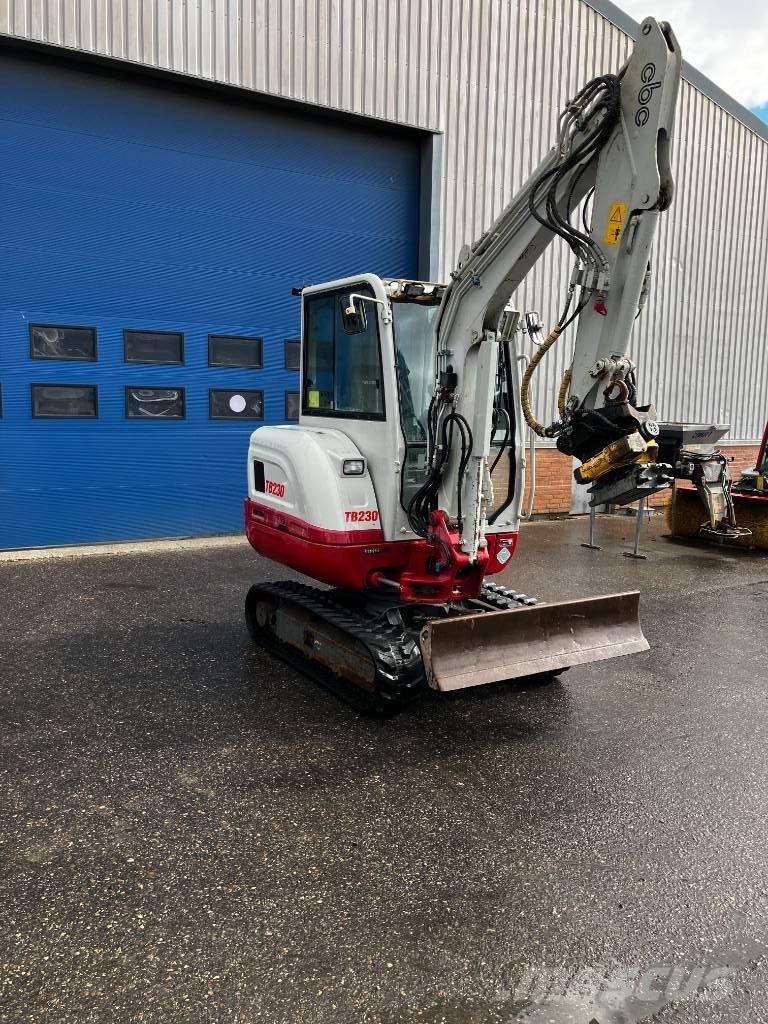 Takeuchi TB 230 Miniescavadeiras