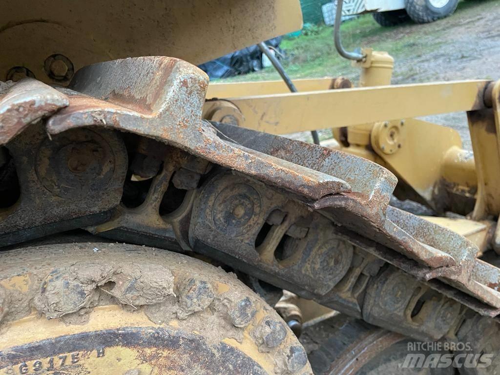 CAT D 6 T XL Dozers - Tratores rastos
