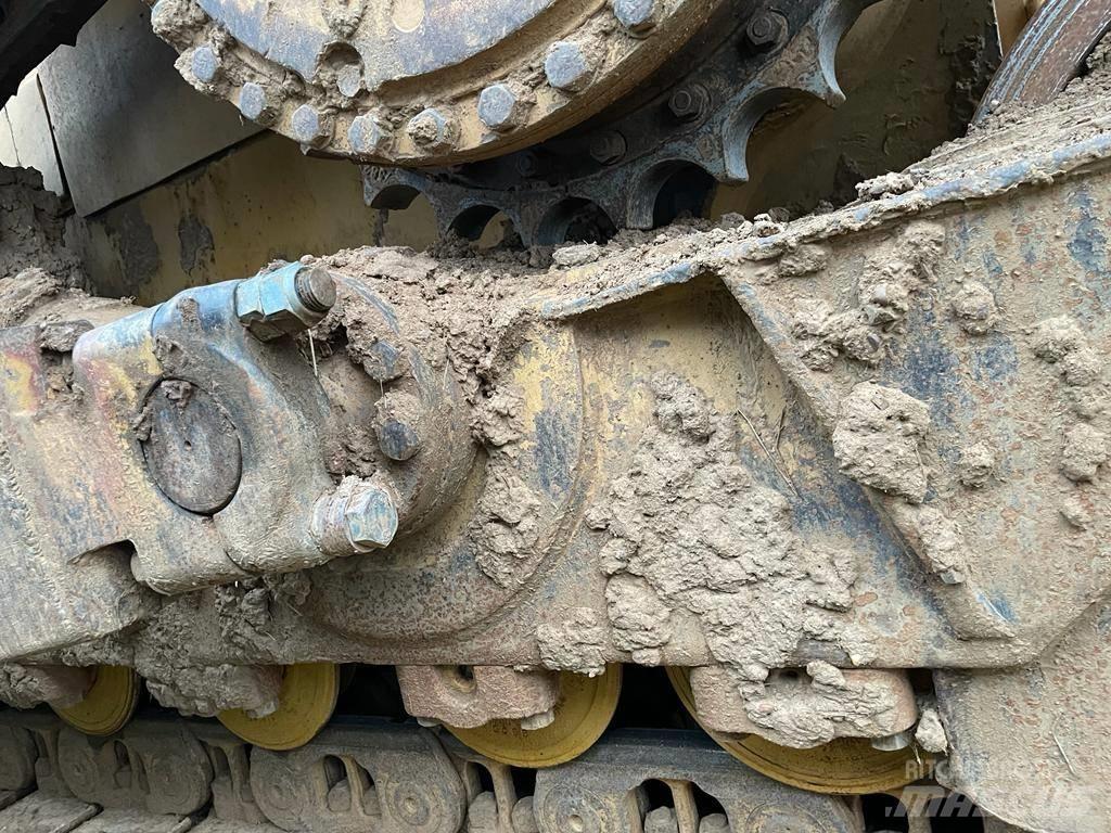 CAT D 6 T XL Dozers - Tratores rastos