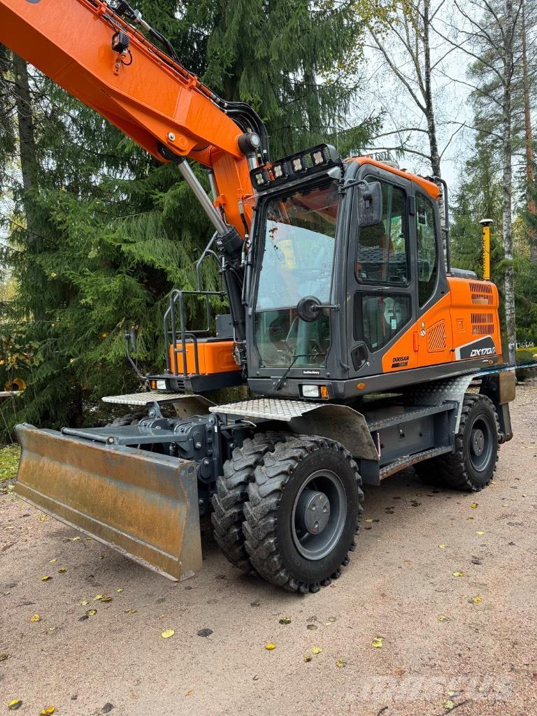 Doosan DX 170 W-5 Escavadoras de rodas