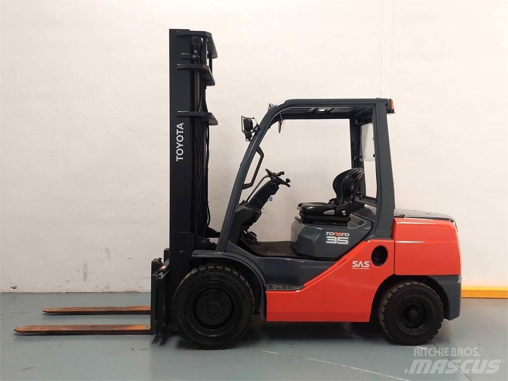 Toyota 52 8FDJF35 Empilhadores Diesel