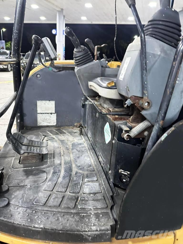 CAT 303.5 E CR Miniescavadeiras