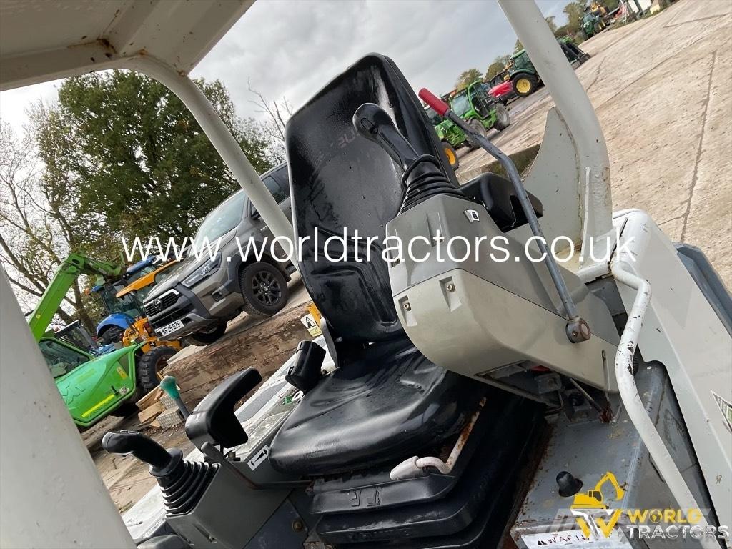 Takeuchi TB 228 Miniescavadeiras