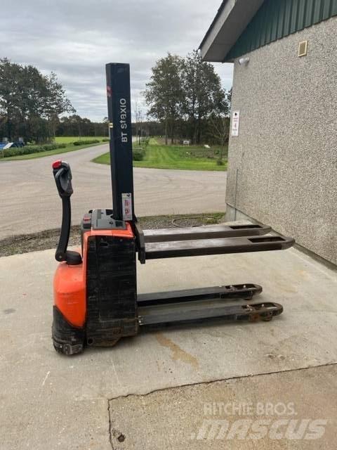 BT SWE 080 L Empilhador para operador externo