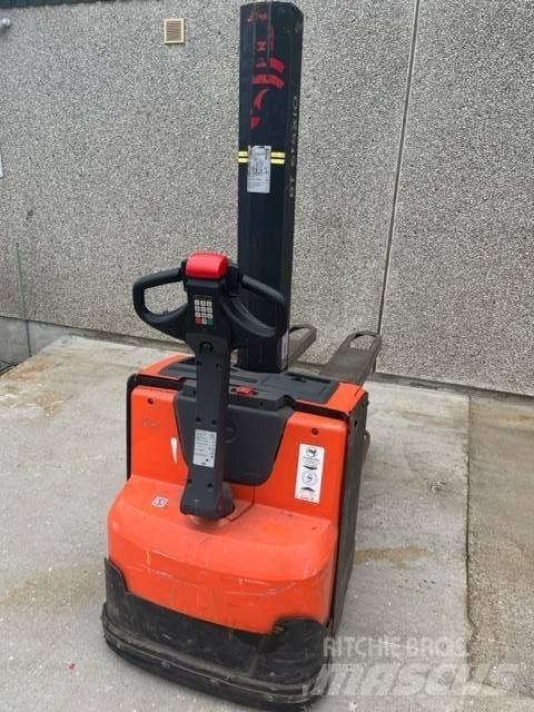 BT SWE 080 L Empilhador para operador externo