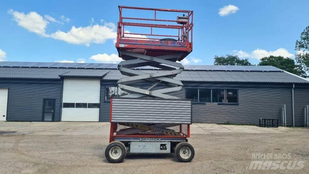 SkyJack 6832 Elevadores de tesoura
