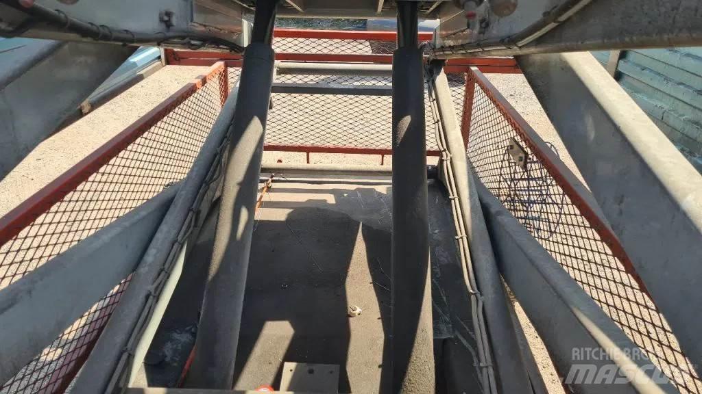 SkyJack 6832 Elevadores de tesoura