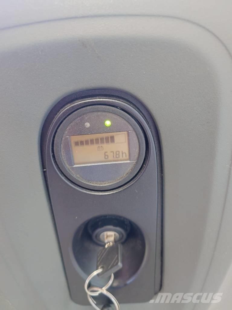 Linde L12i/1172 Empilhador para operador externo